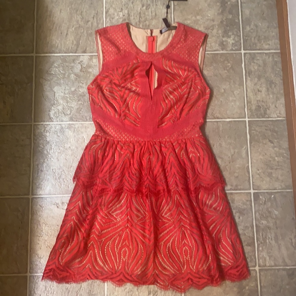 BCBG MAXAZRIA Sz 6 Lipstick Red Lace pencil dress
